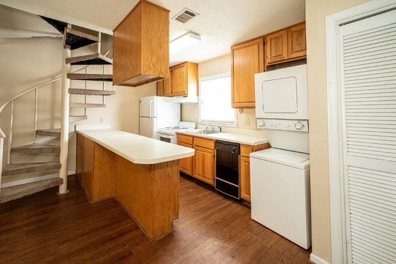 Campus Courtyard @ Magnolia - Photo 5 of 12