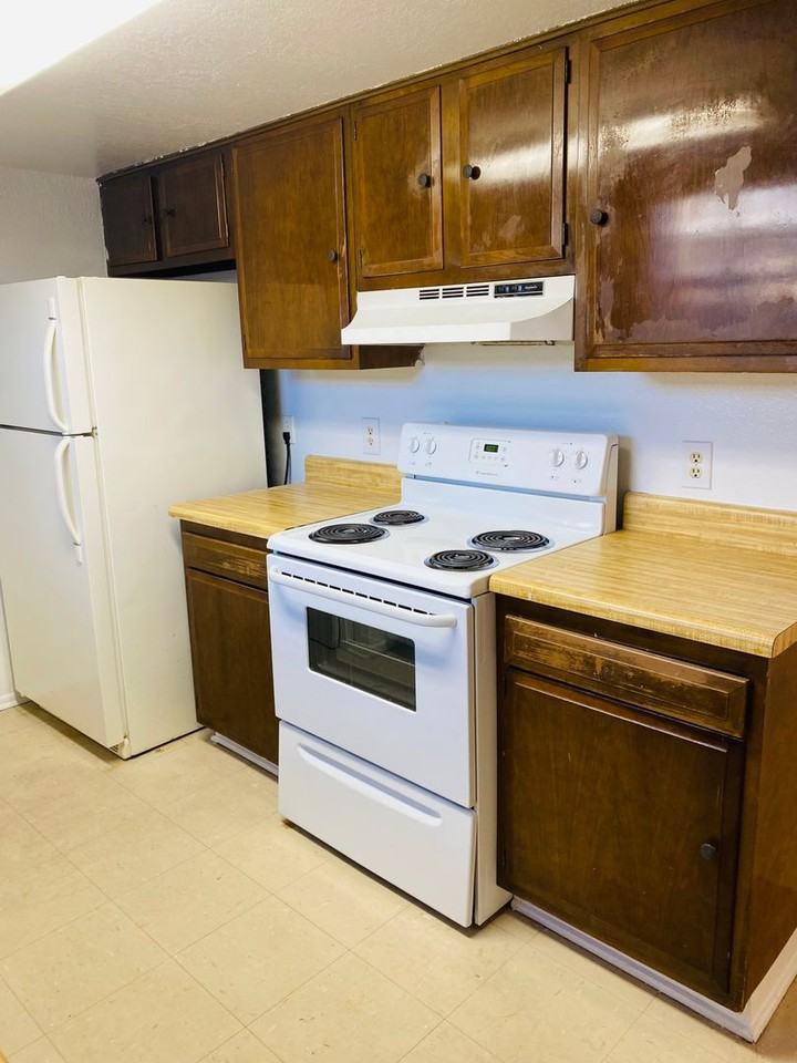 2700 N 16th St #50 - Photo 4 of 9