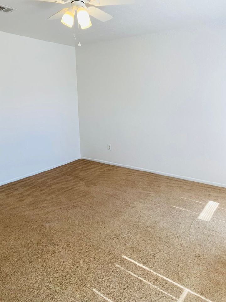 2700 N 16th St #50 - Photo 7 of 9