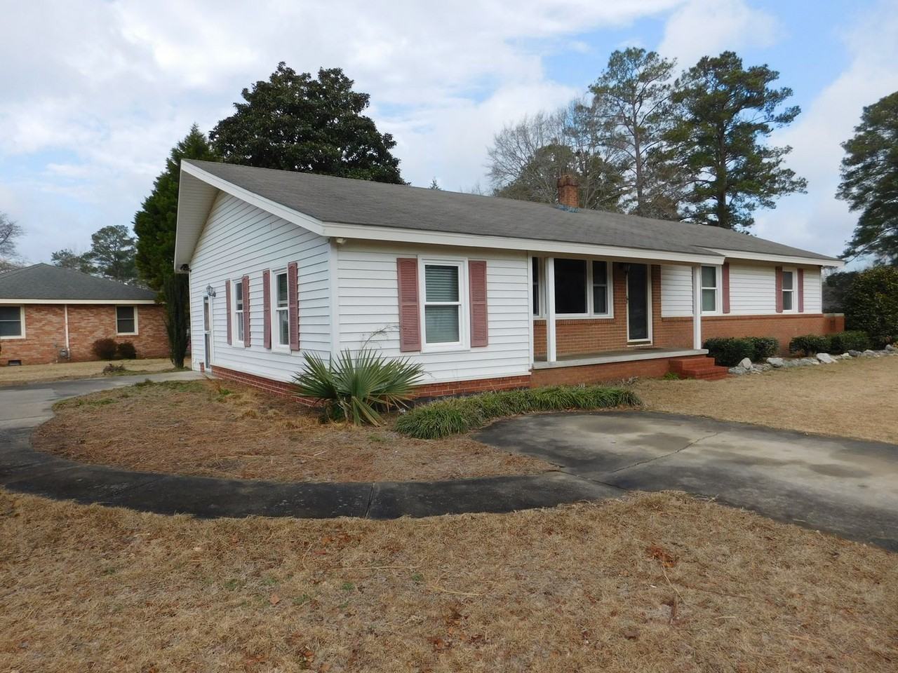 732 Circle Dr - Photo 2 of 29