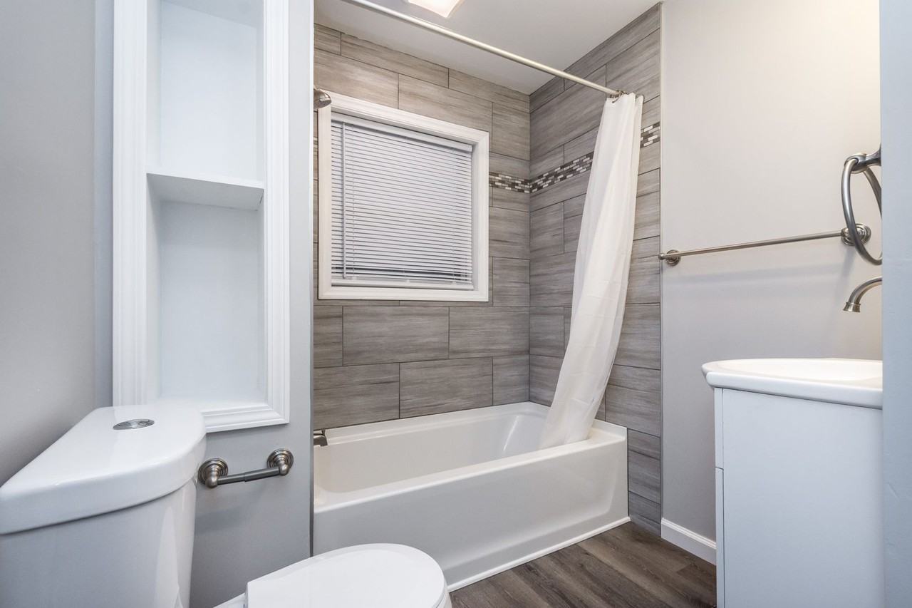 51 Briggs St - Photo 2 of 24