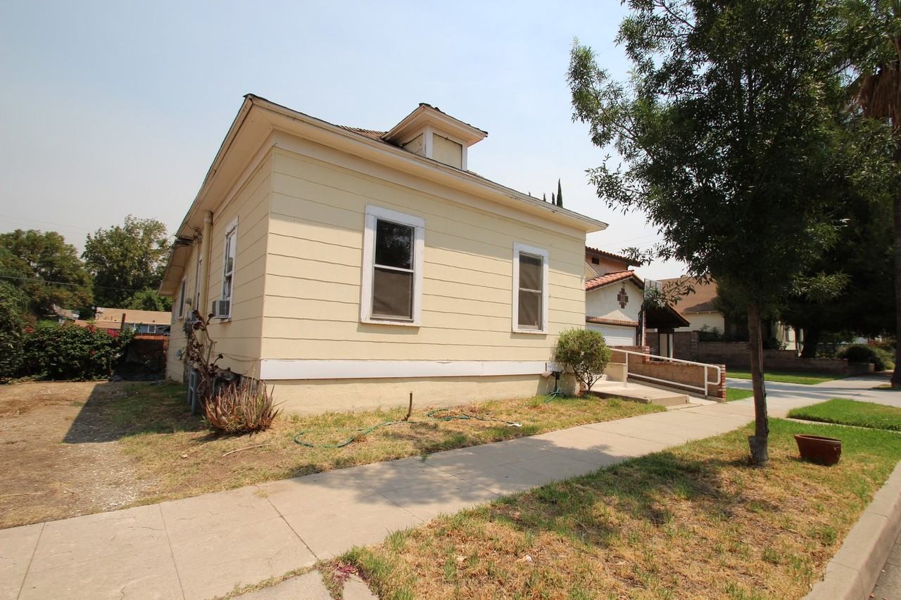 209 W 2nd St #209 - Photo 2 of 14