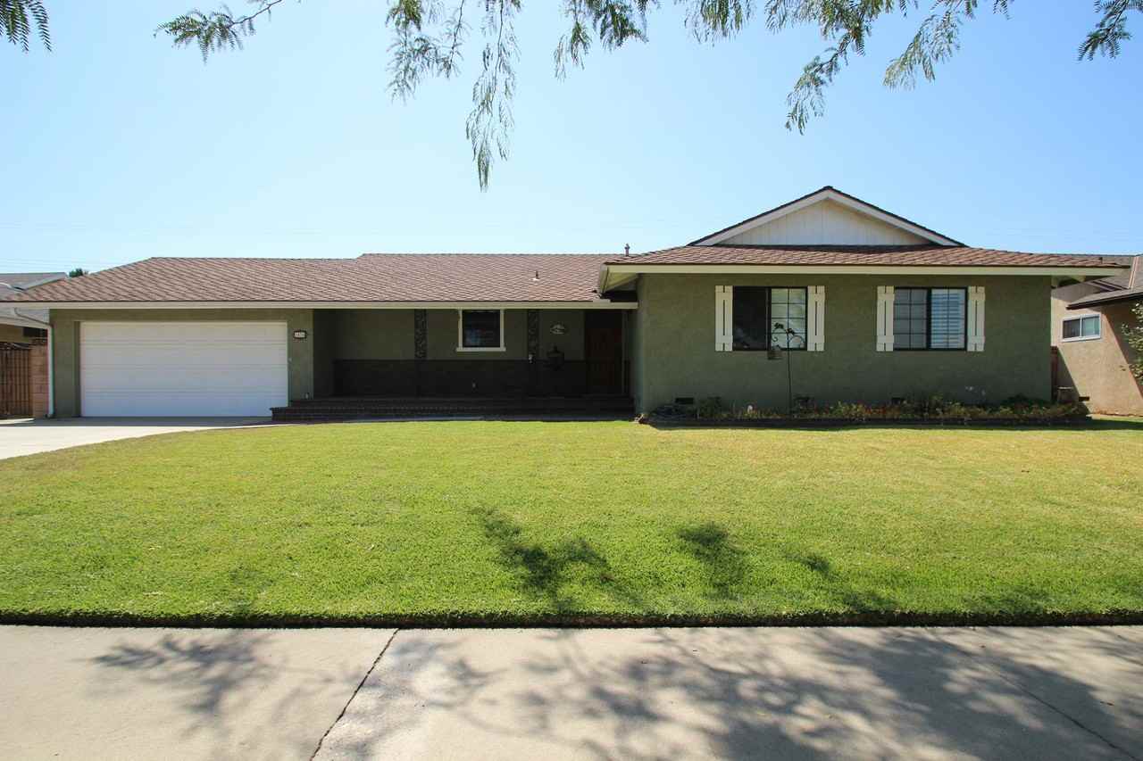 1434 S Conlon Ave - Photo 2 of 24