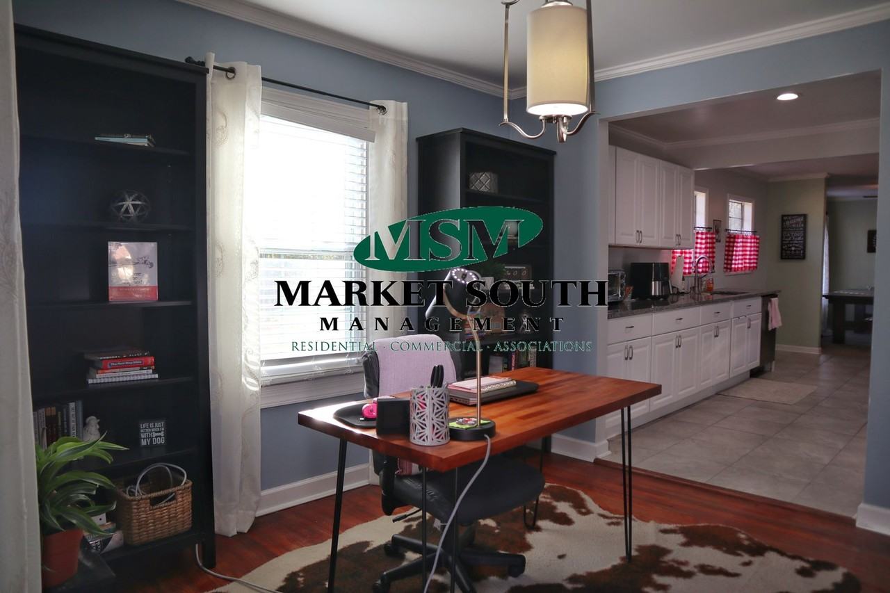 417 N Rogers St - Photo 2 of 9