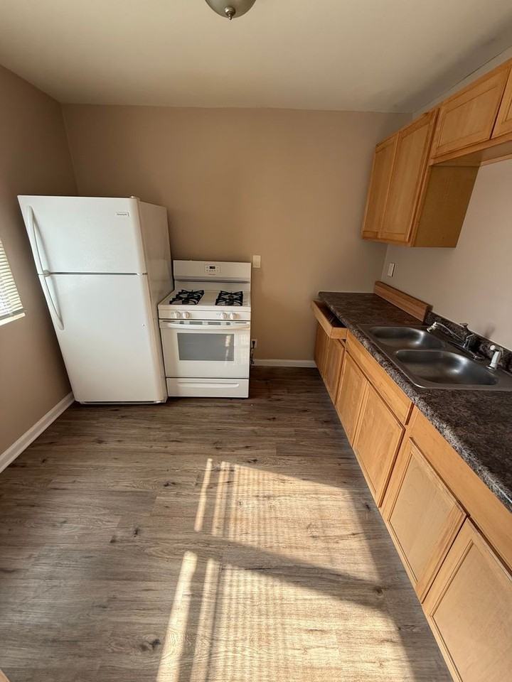 2779 Cooper Dr. - Photo 2 of 10