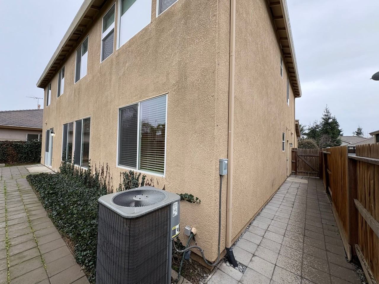 3116 W Buena Vista Ave - Photo 7 of 47
