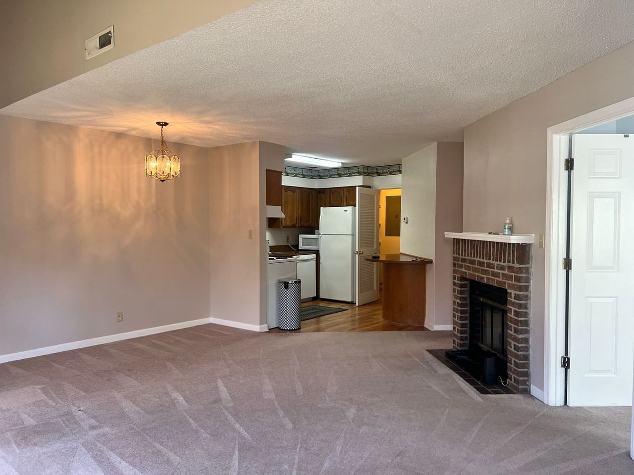 1210 Benna Dr ## 6f - Photo 3 of 20