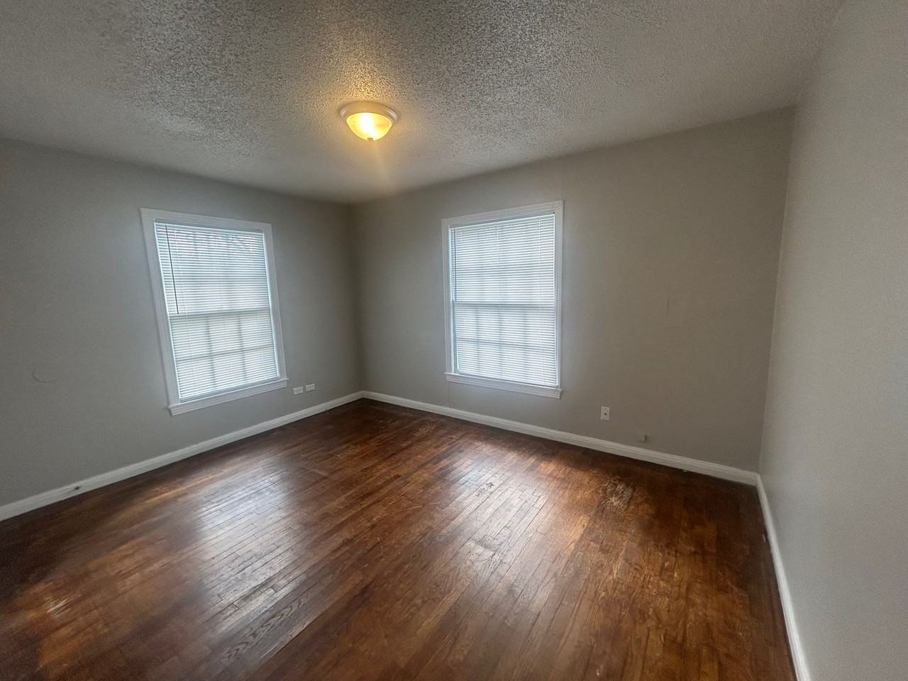 3705 N 24th St - Photo 6 of 8