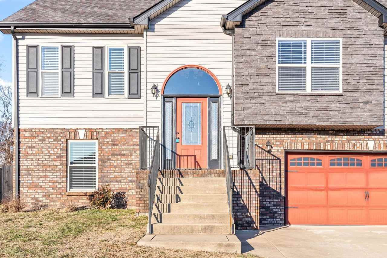 1017 Charles Thomas Dr - Photo 2 of 26