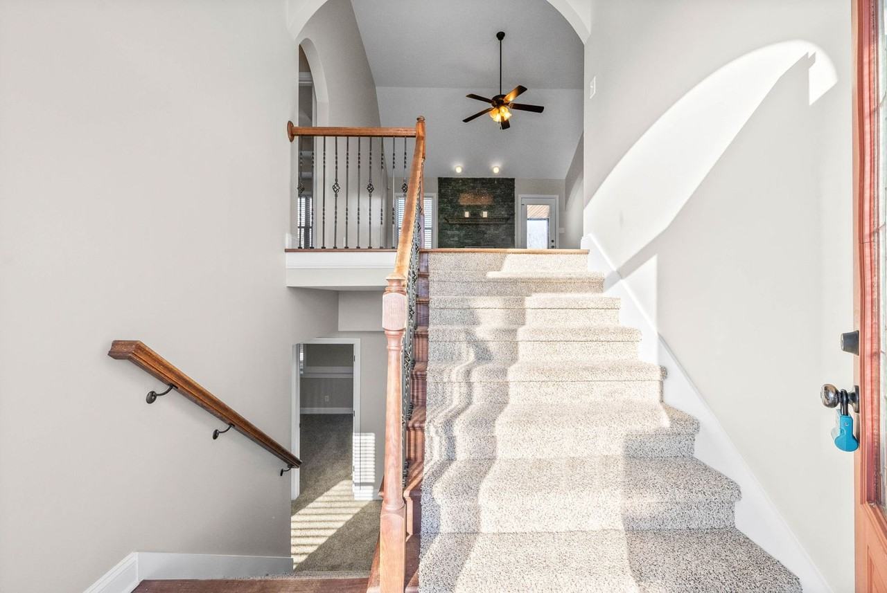1017 Charles Thomas Dr - Photo 3 of 26