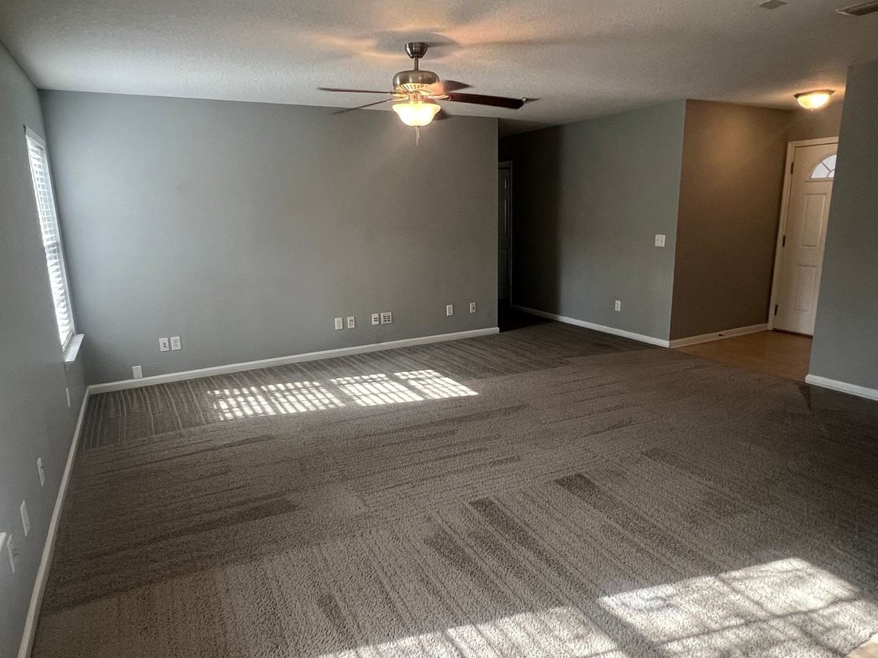 118 Creekwood Cir - Photo 2 of 12