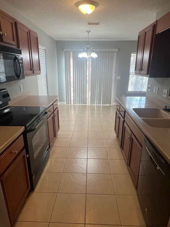 118 Creekwood Cir - Photo 5 of 12