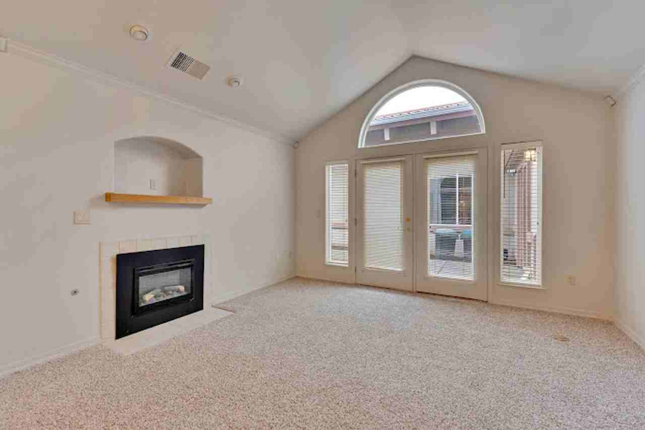 Courtland Place - Photo 3 of 9