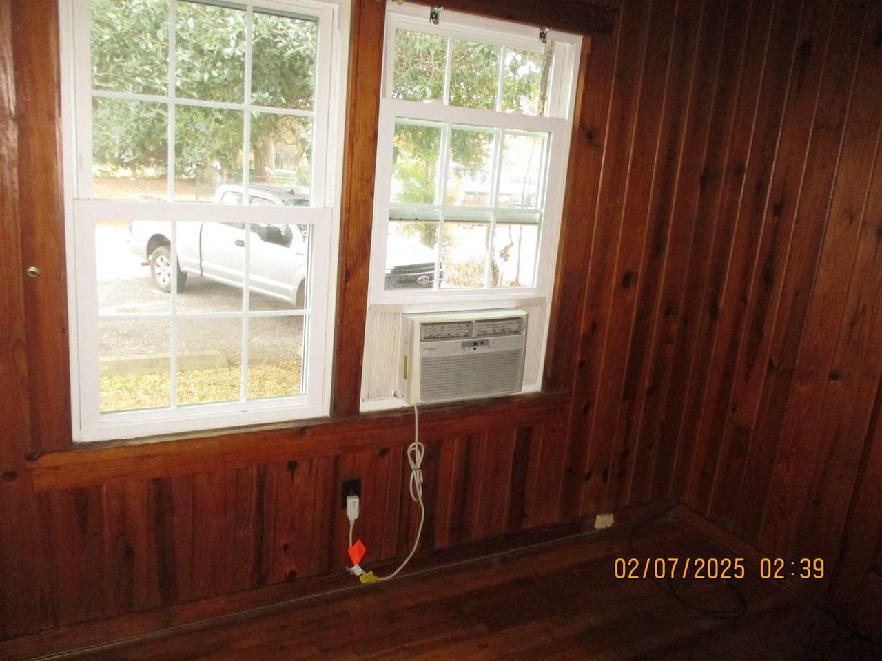 524 Flint Ave Apt E - Photo 3 of 3