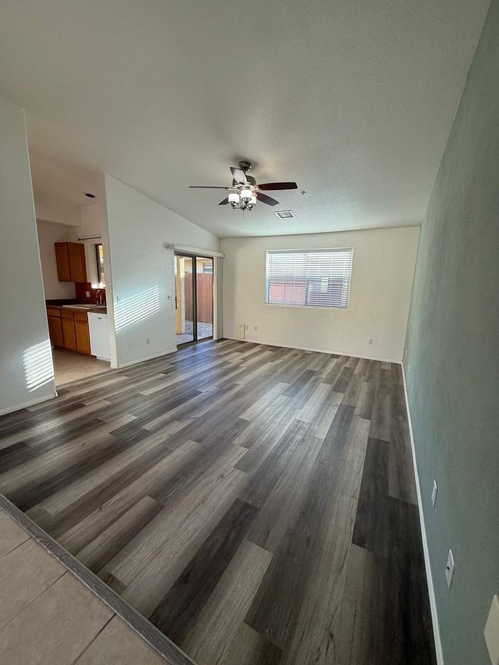 751 Skyview Ln - Photo 4 of 17
