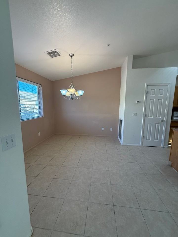 751 Skyview Ln - Photo 5 of 17