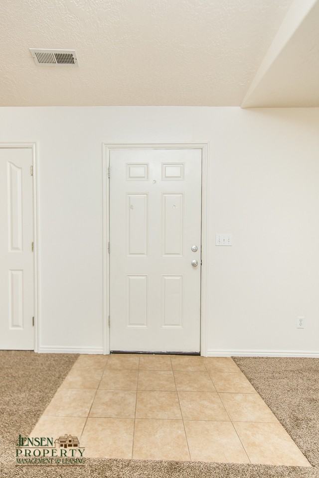 1042 N 1340 West Cir #1 - Photo 4 of 21