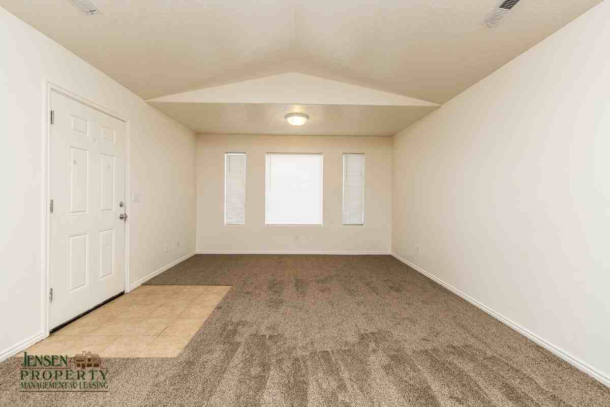 1042 N 1340 West Cir #1 - Photo 5 of 21