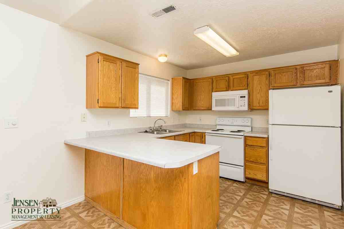 1042 N 1340 West Cir #1 - Photo 7 of 21