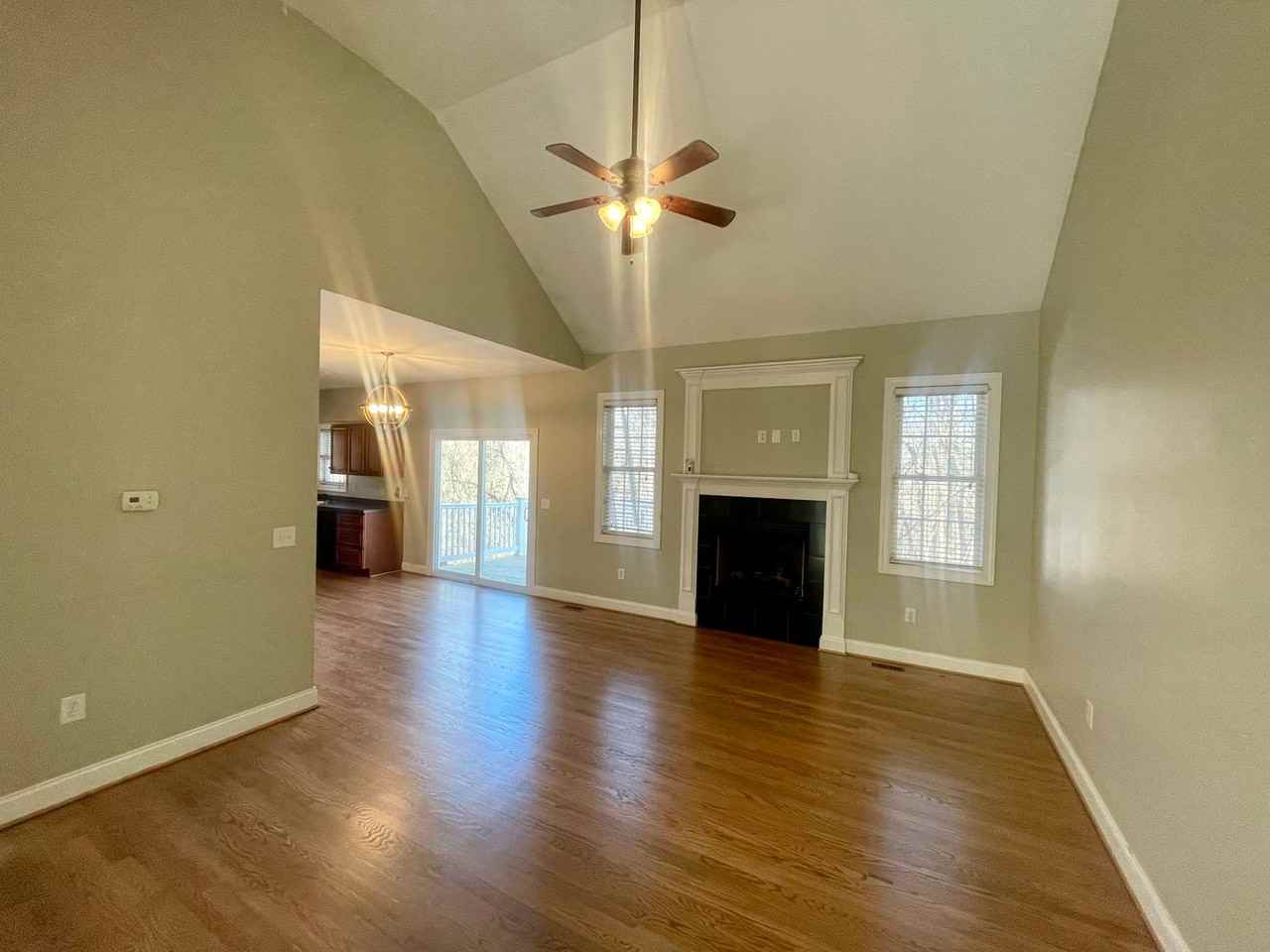 728 Sherman Dr - Photo 2 of 19