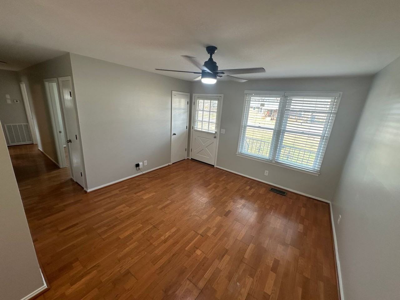 416 Lealand Ln - Photo 6 of 21