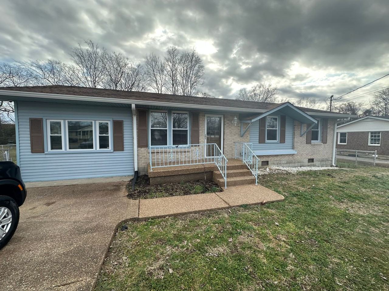 416 Lealand Ln - Photo 2 of 21