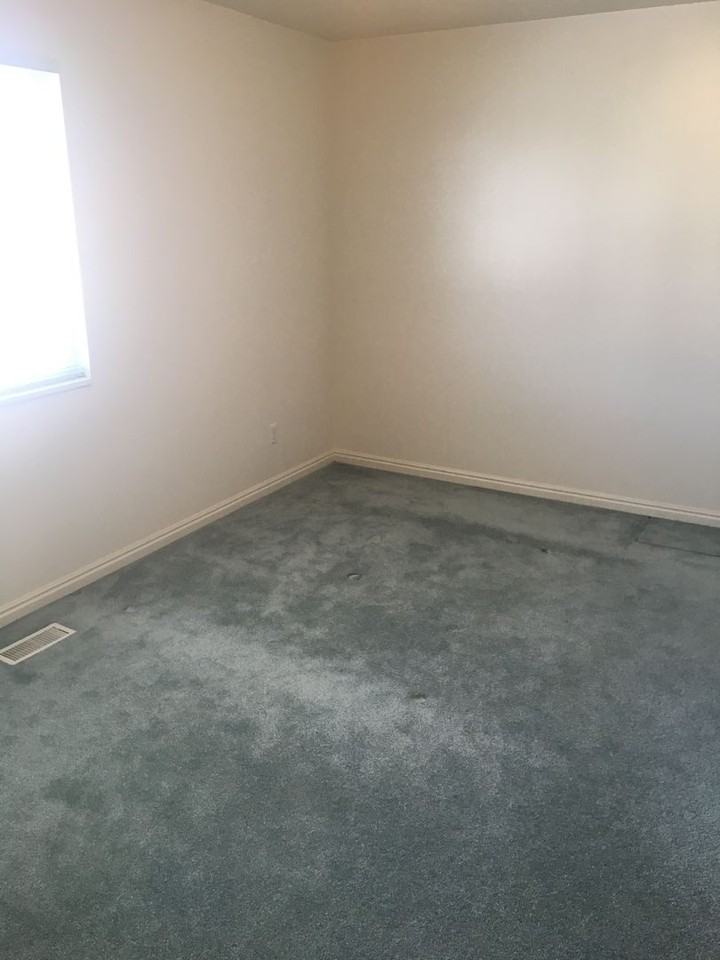 221 W 1458 S - Photo 3 of 6