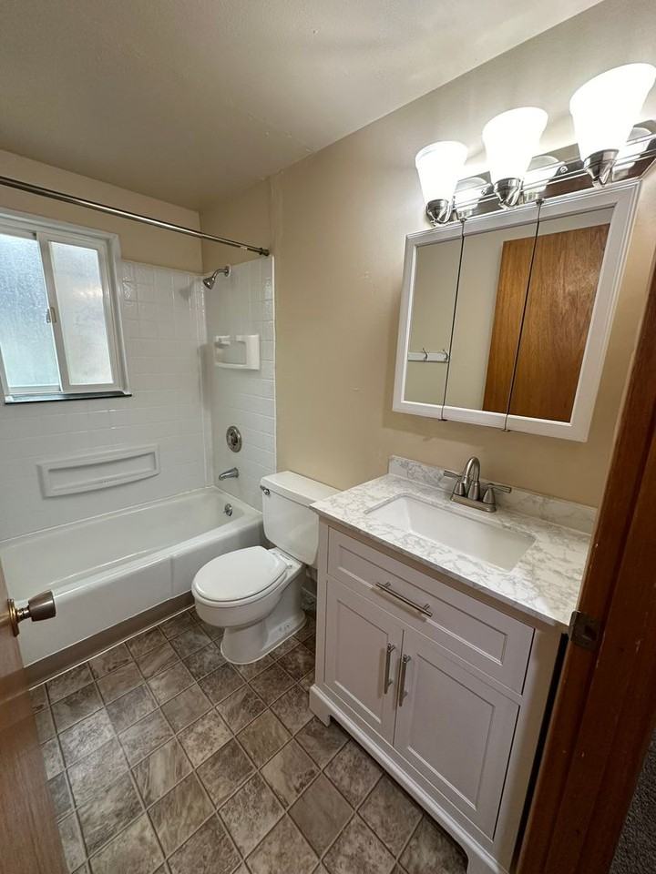 805 N 'C' St. #1-5 - Photo 6 of 14