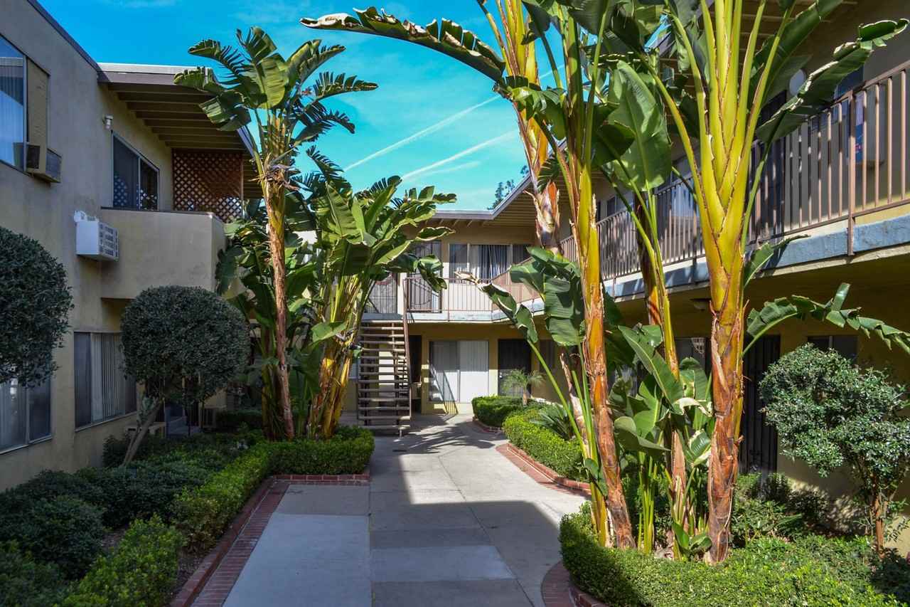 Clark Manor - Photo 5 of 6