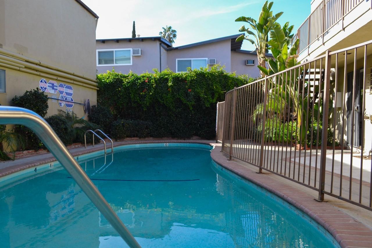 Clark Manor - Photo 6 of 6