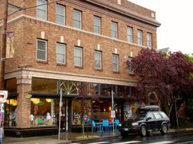 Queen Jeanette Apartments - Photo 1 of 1