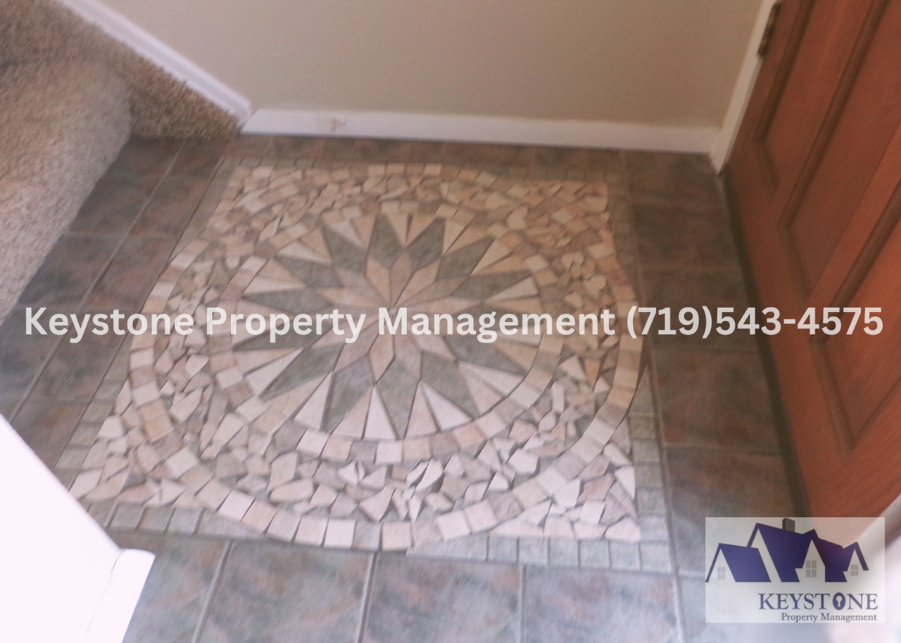 2671 Hollywood Dr - Photo 3 of 19