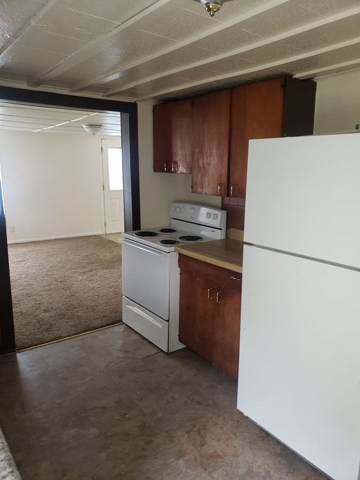 826 E Belmont Dr - Photo 2 of 6