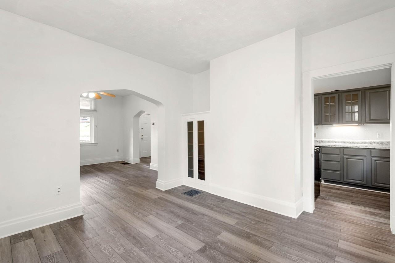 1646 Longmore Ave - Photo 5 of 22