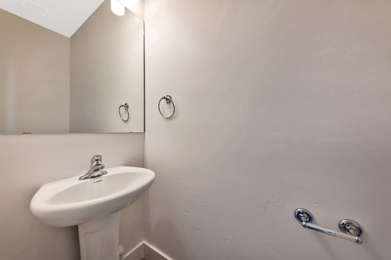 2598 S 2300 W #106 - Photo 4 of 15
