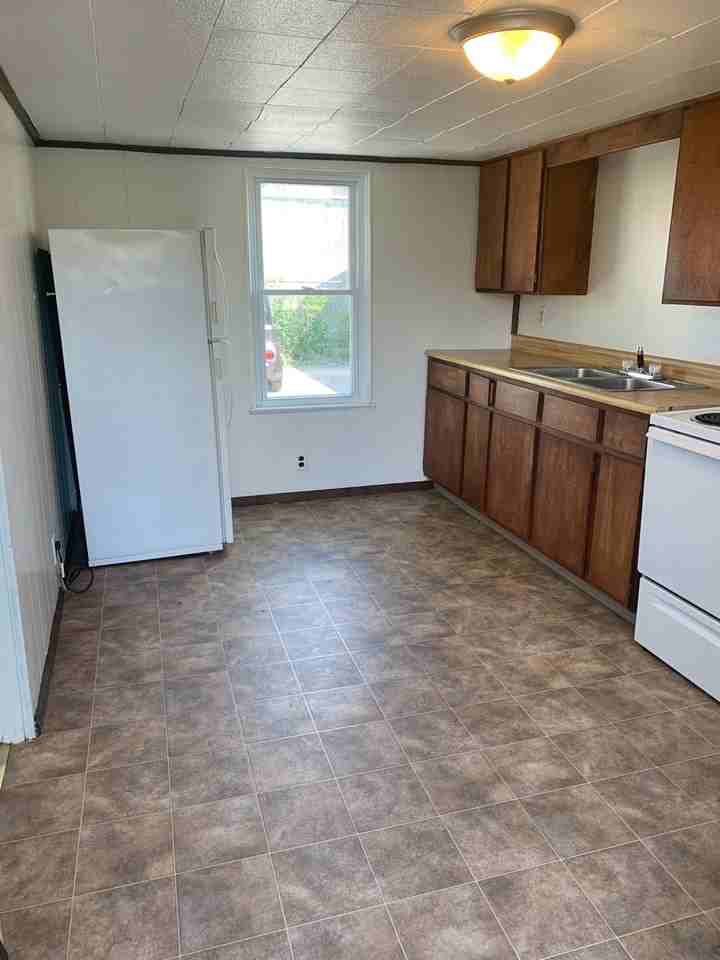 12 12 N Main St #C - Photo 5 of 11