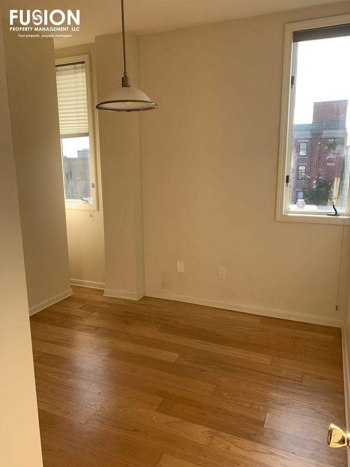 230 College St #2 - Photo 5 of 16