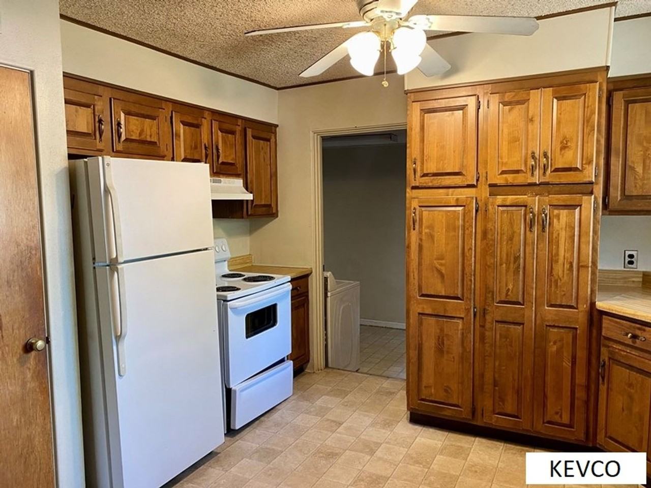 100 Kenroy Ct - Photo 3 of 23