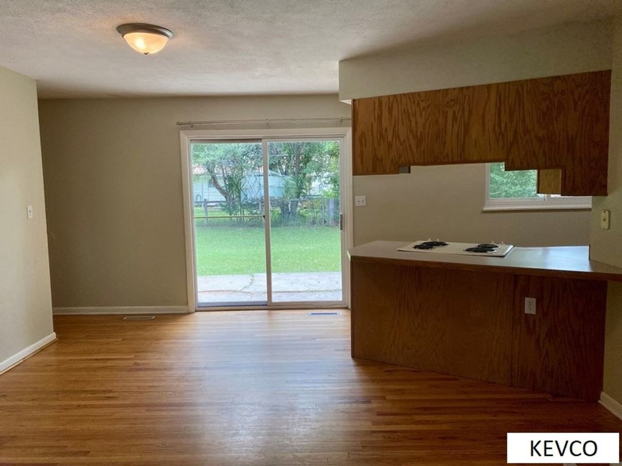 1216 Southridge Dr - Photo 4 of 26