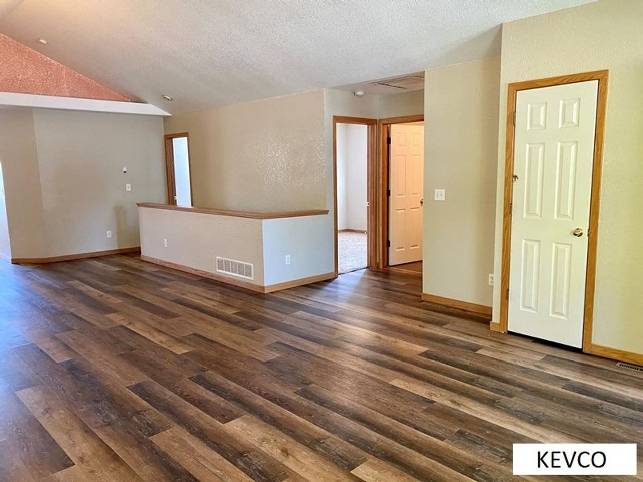 2727 Bianco Dr - Photo 3 of 25