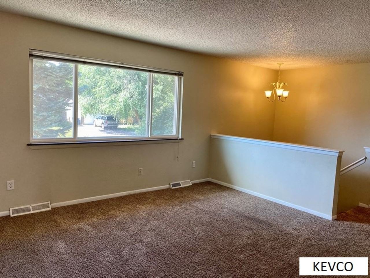 2506 Timber Ct - Photo 2 of 20