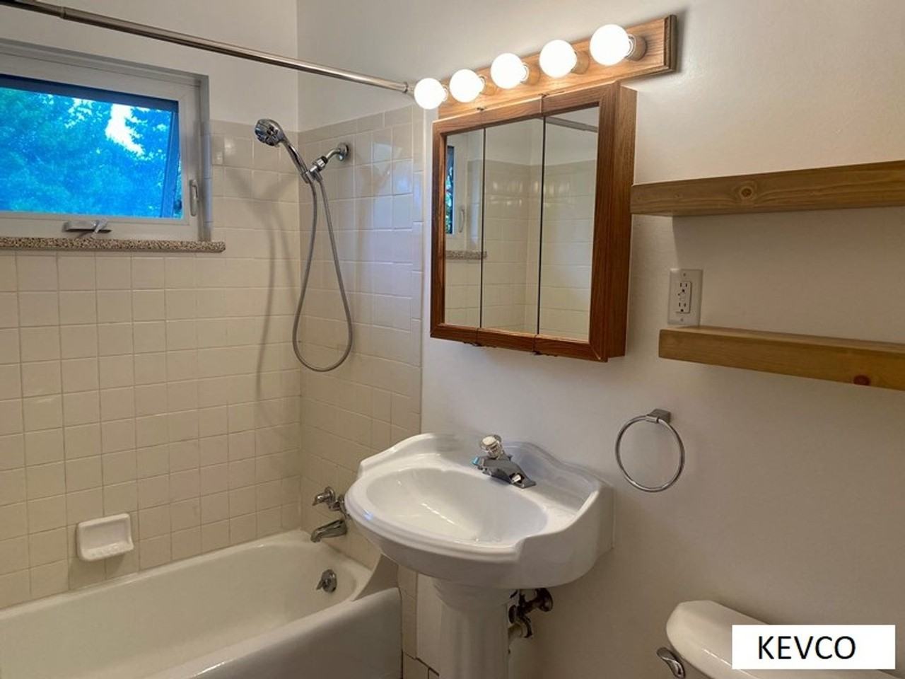 2220 Purdue Rd - Photo 4 of 25