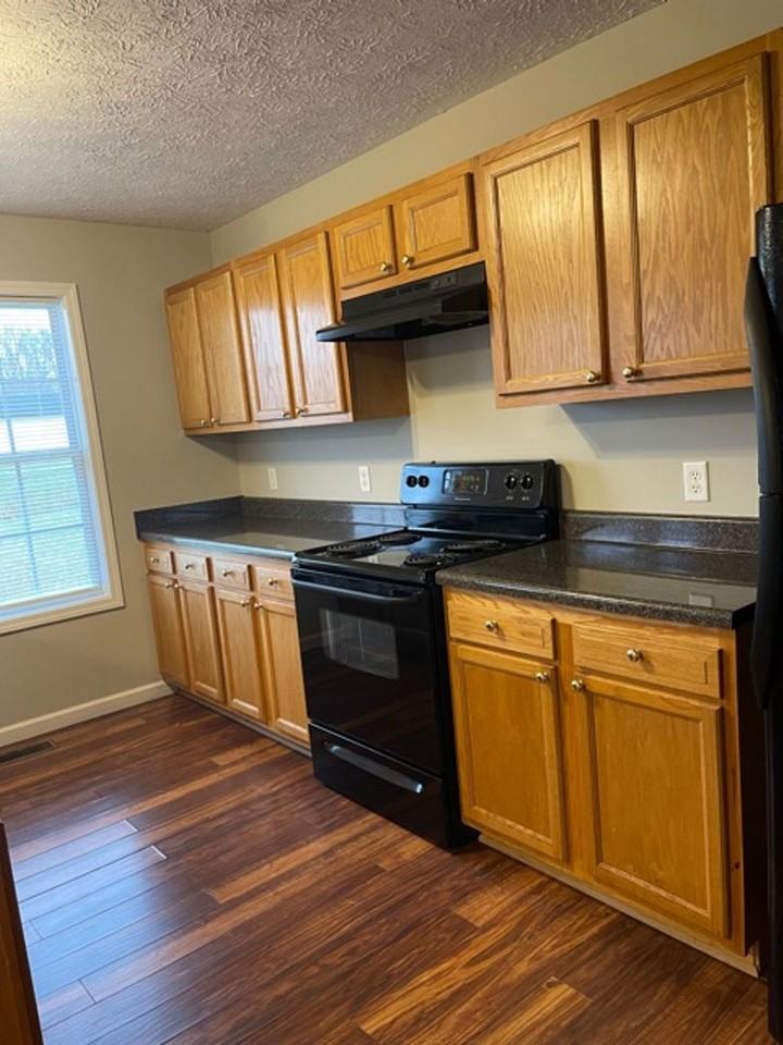 1429 Huron Way - Photo 4 of 14