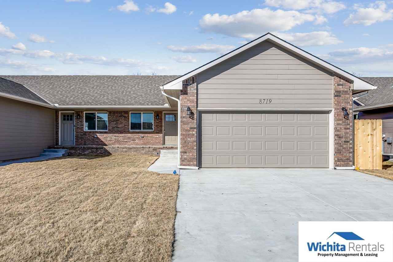 8719 E Chris Ct - Photo 2 of 11