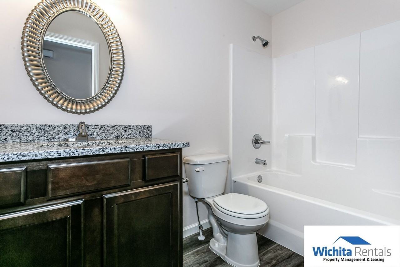 8719 E Chris Ct - Photo 6 of 11