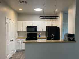 Bixby's luxury apartment - Photo 1 of 1