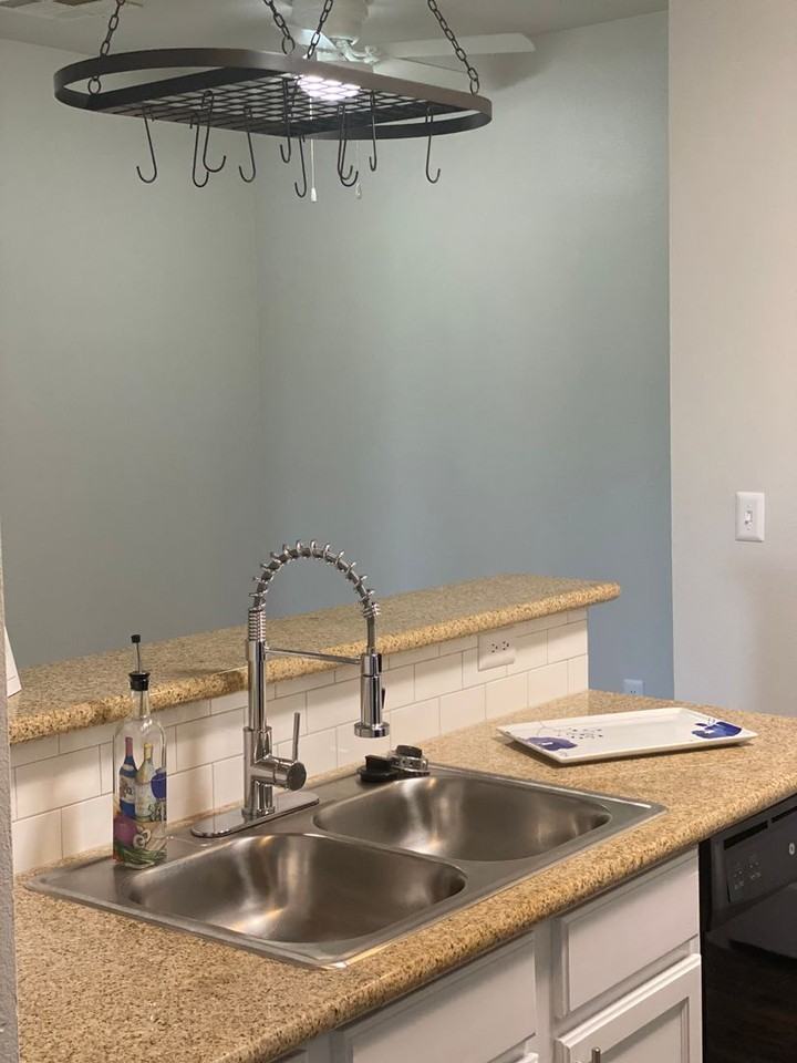 Bixby's luxury apartment - Photo 4 of 10