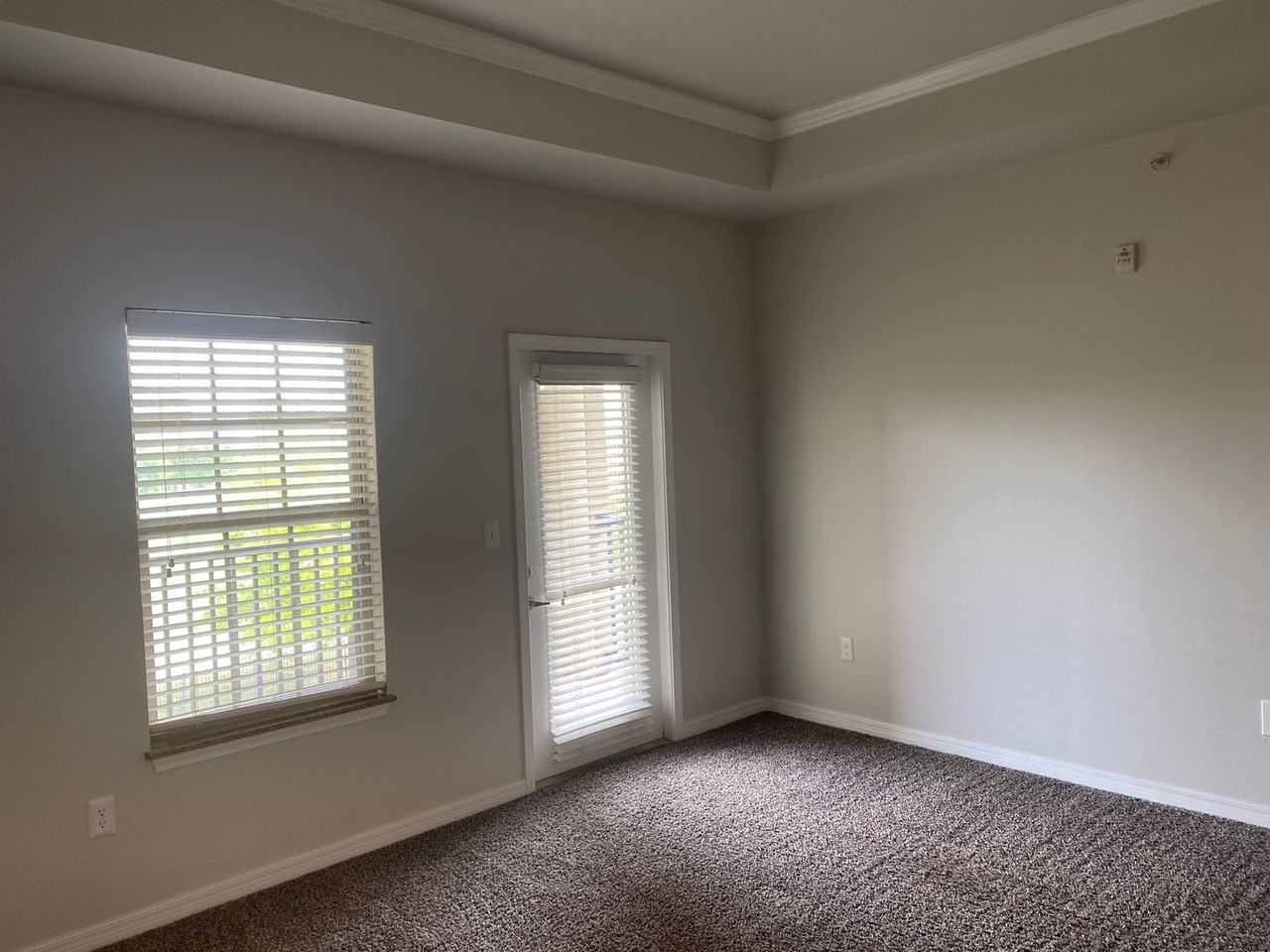 Bixby's luxury apartment - Photo 6 of 10