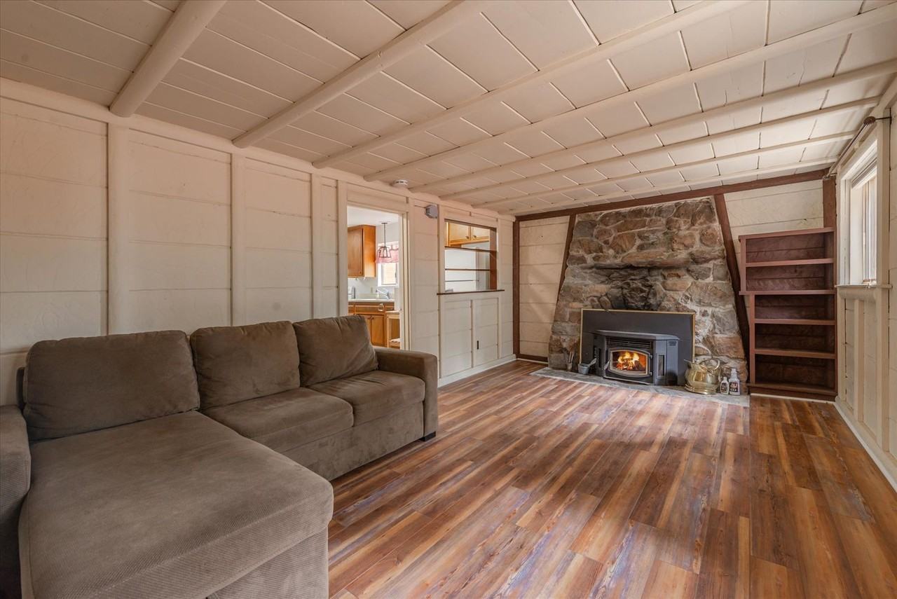 433 Sotoyone Ave - Photo 2 of 17