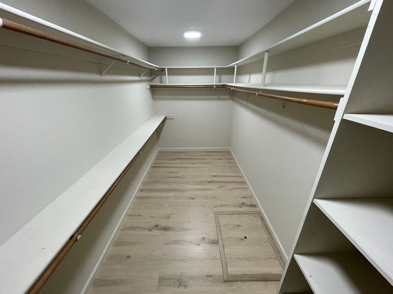 3025 Live Oak Ct - Photo 6 of 13